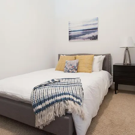 Sonder Lincoln Park Aparthotel