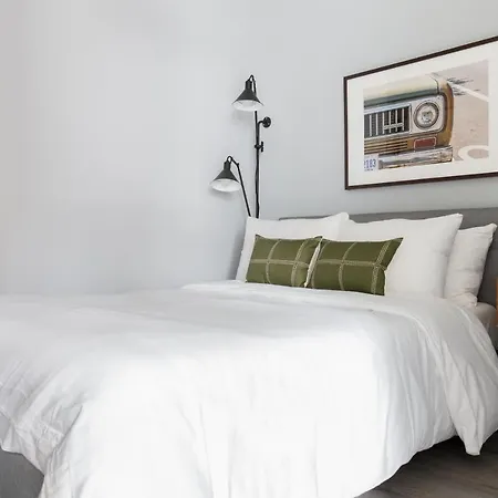 Aparthotel The Plymouth Luxury Suites By Sonder Chicago