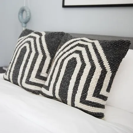 The Plymouth Luxury Suites By Sonder Aparthotel Chicago