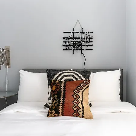 The Plymouth Deluxe Suites By Sonder