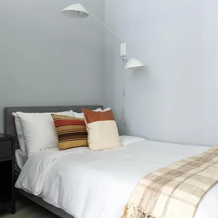 The Plymouth Deluxe Suites By Sonder Aparthotel Chicago