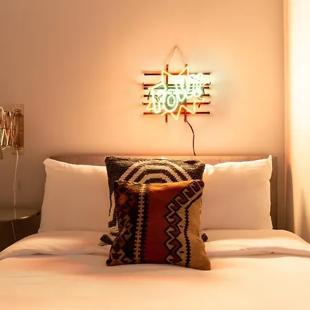 The Plymouth Deluxe Suites By Sonder