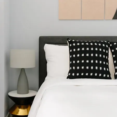 The Plymouth Deluxe Suites By Sonder Aparthotel
