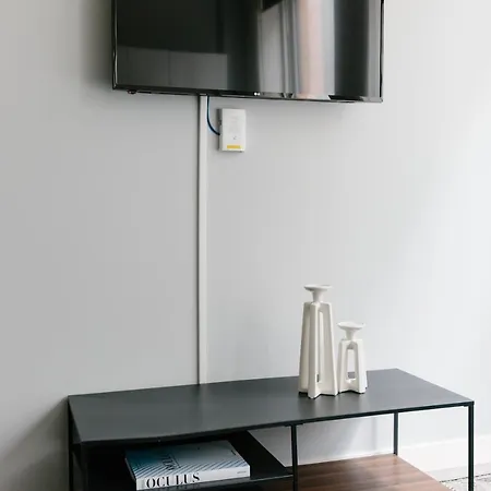 The Plymouth Deluxe Suites By Sonder Aparthotel