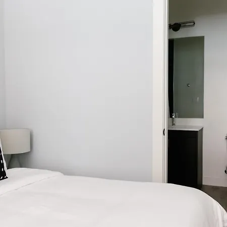 The Plymouth Deluxe Suites By Sonder Chicago