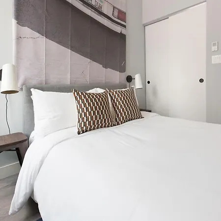 The Plymouth Classic Suites By Sonder Chicago