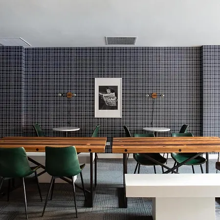 The Plymouth Luxury Suites By Sonder * Chicago