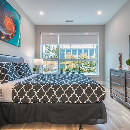 West Loop Lofts Aparthotel 4*