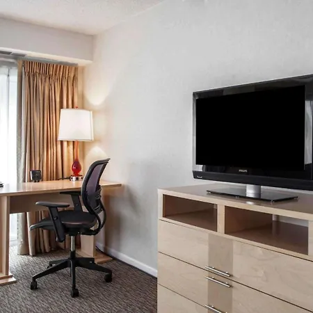 Hotel Comfort Michigan Avenue 3*