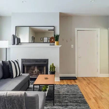Convenient & Newly Decorated 1br - Roscoe 1d Apartment Chicago