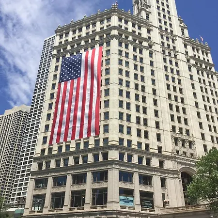 Versey Lincoln Park Hotel 3*