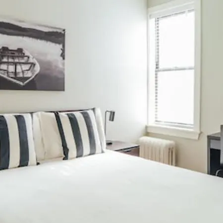 Convenient & Newly Decorated 1br - Roscoe 1d Apartment