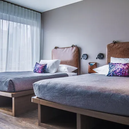 Hotel Moxy Downtown 3*