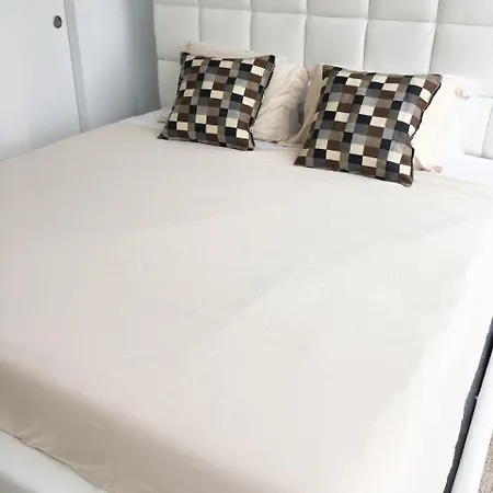 Corporate Suites In The Heart Of Magnificent Mile Apartment