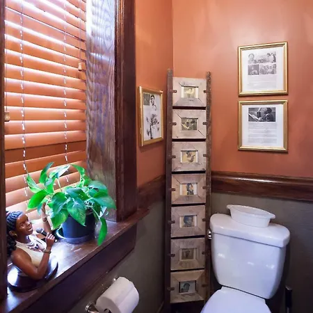 Welcome Manor Bed & Breakfast