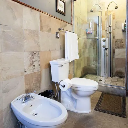 Welcome Manor Bed & Breakfast 5*