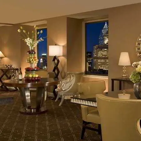 The Palmer House Hilton Hotel 4*