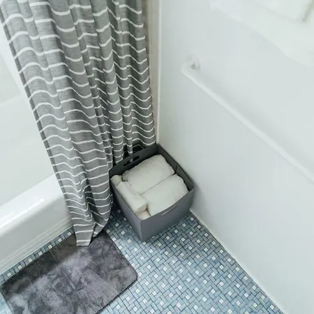 Apartment 1br Modern In The Heart Of The - Marshfield G Chicago