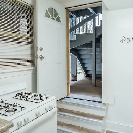 Apartment 1br Modern In The Heart Of The - Marshfield G Chicago