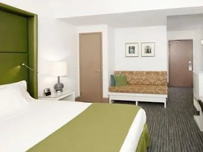 Hotel Express - Magnificent Mile By Ihg