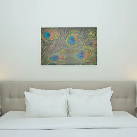 Aparthotel Sonder — Armitage