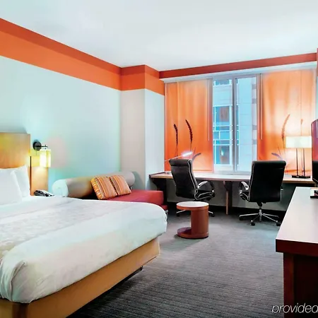 La Quinta & By Wyndham Downtown 3*