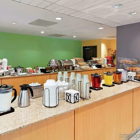 La Quinta & By Wyndham Downtown Hotel 3*