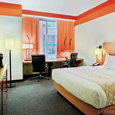 Hotel La Quinta & By Wyndham Downtown Chicago