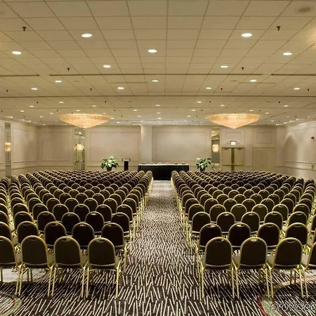 Doubletree By Hilton Magnificent Mile Hotel 4*