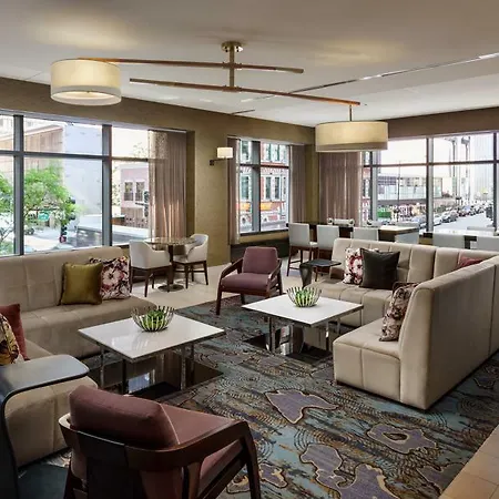 By Marriott Downtown/river North Chicago