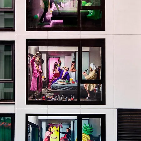 Moxy Downtown Hotel 3*