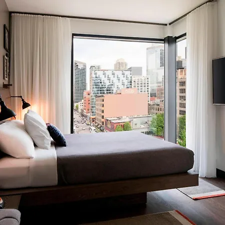 Moxy Downtown Hotel