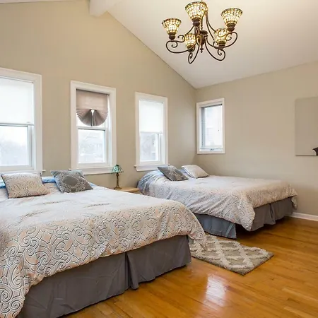 Holiday home 4 Bedroom In Location Parking Fireplace Back Yard Pets Welcome *