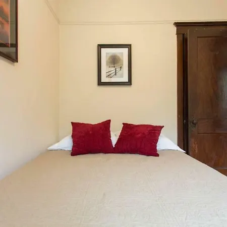 Wrigley Oasis! Steps From The Field! - 3bd 1ba Apartment Chicago