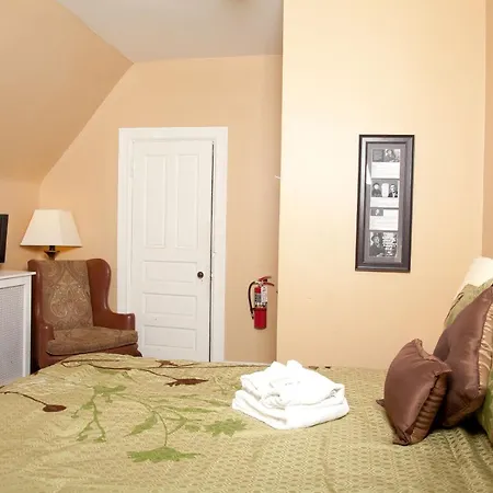 Welcome Manor Bed & Breakfast Chicago