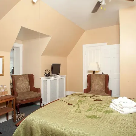 Welcome Manor Bed & Breakfast