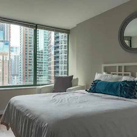 Envitae 3br Downtown Luxurious Views & Pool Apartment