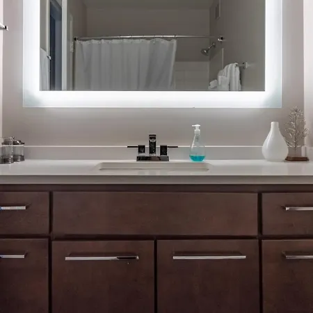 Envitae 3br Downtown Luxurious Views & Pool