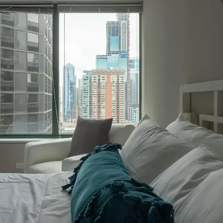 Envitae 3br Downtown Luxurious Views & Pool