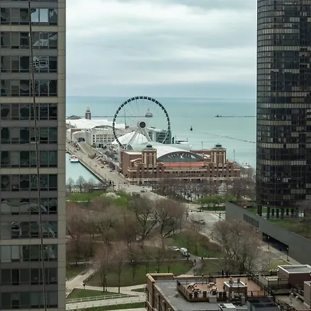 Envitae 3br Downtown Luxurious Views & Pool Apartment