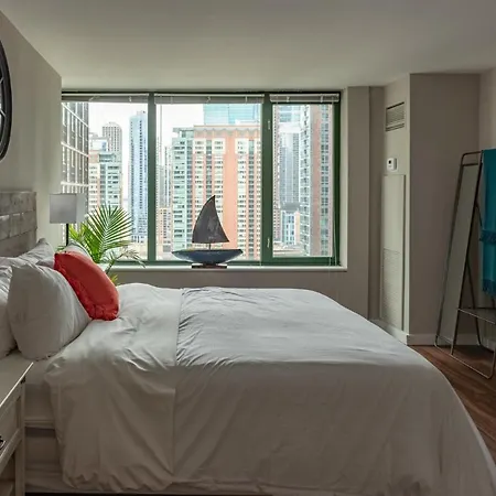 Envitae 3br Downtown Luxurious Views & Pool Apartment