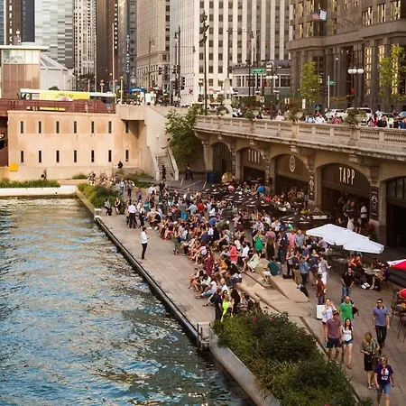 Hotel Mart Plaza River North, An Ihg Chicago