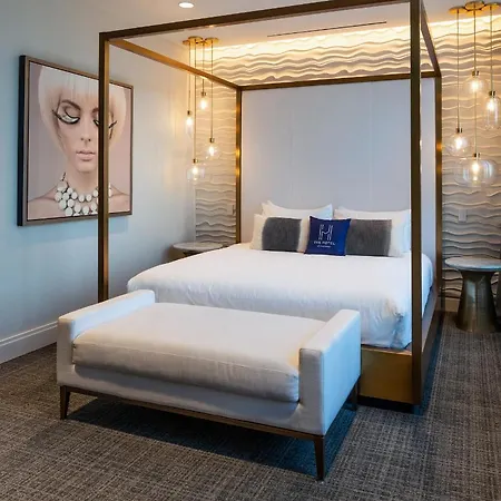 Resort The & Athletic Club At Midtown Chicago