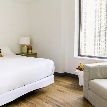 Envitae 2br Vibrant High-rise Penthouse Apartment Chicago