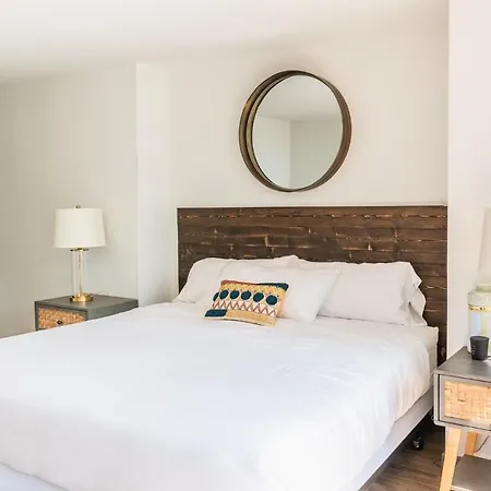 Envitae 2br Vibrant High-rise Penthouse Apartment Chicago