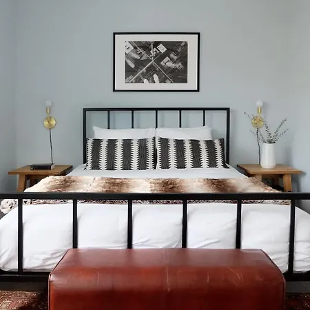 Sonder — West Belmont Chicago