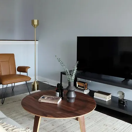 Sonder — West Belmont Aparthotel Chicago