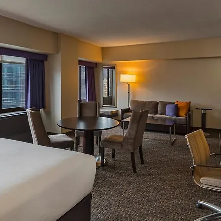 Hotel Mart Plaza River North, An Ihg 4*