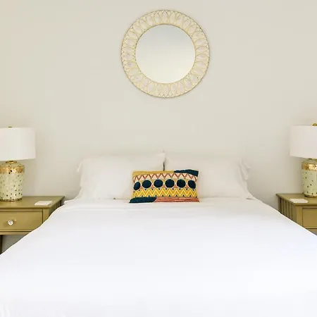 Envitae 2br Vibrant High-rise Penthouse Apartment *