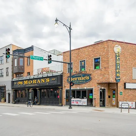 Cool 2br Close To Fun - Grace 2 *